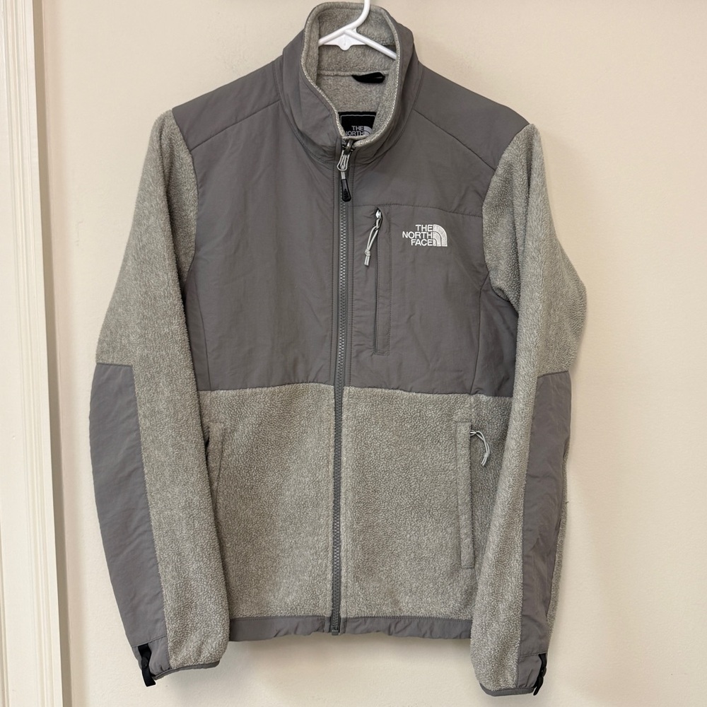 The North Face: Women's Denali Gray Fleece Jacket, Size S